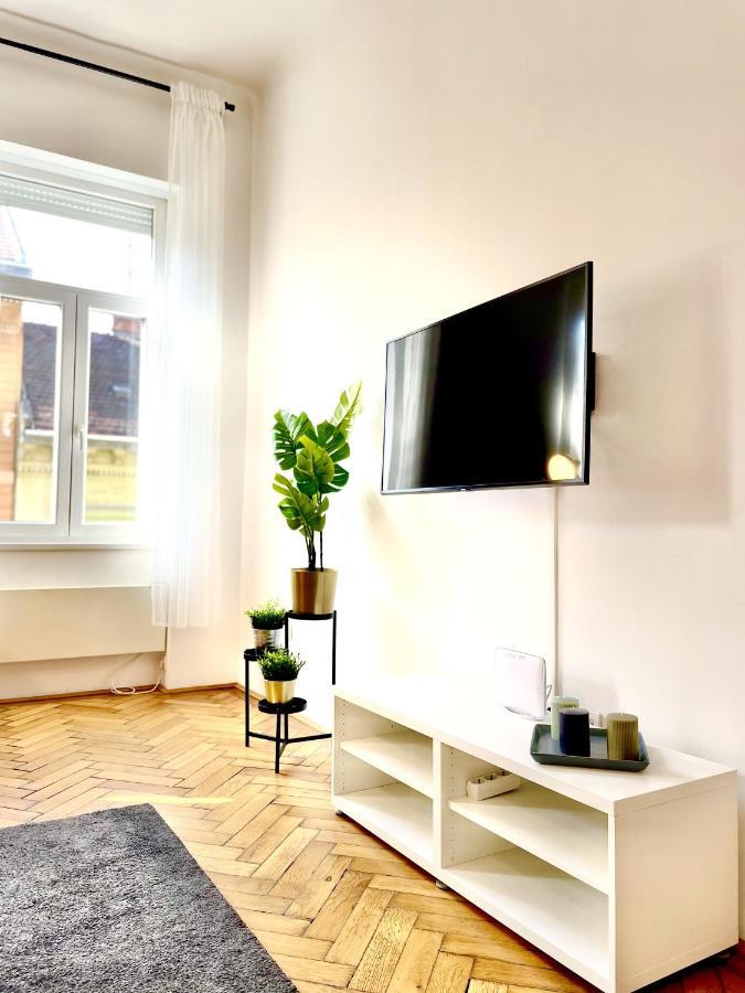 Eotvos 25 Apartment بودابست المظهر الخارجي الصورة