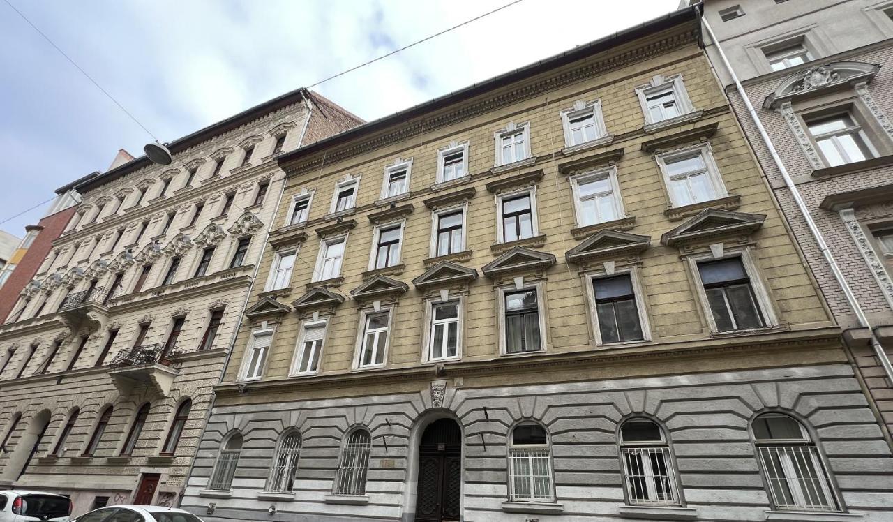Eotvos 25 Apartment بودابست المظهر الخارجي الصورة