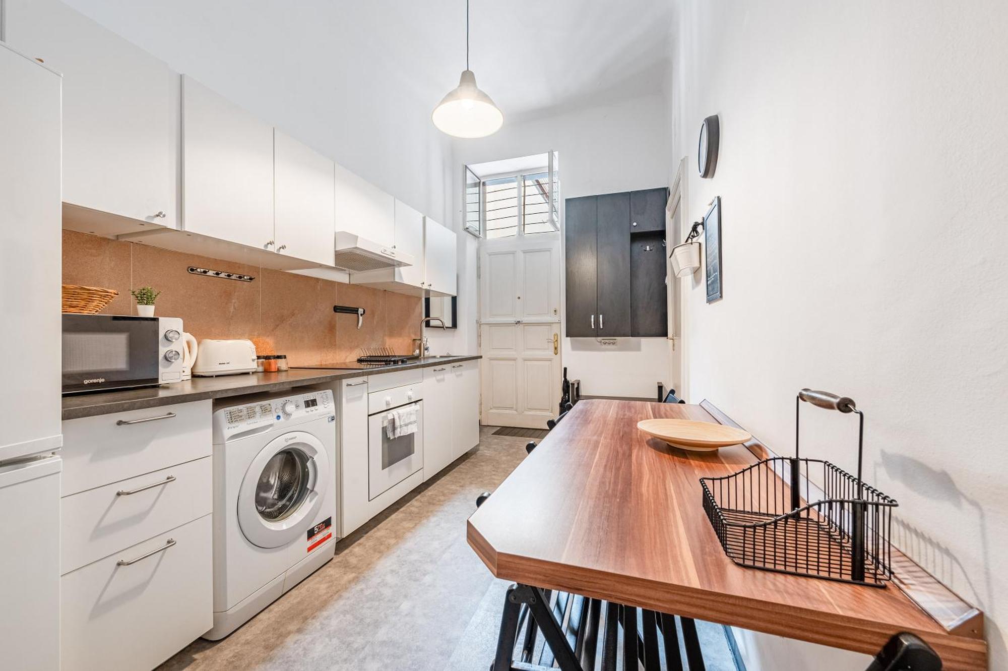 Eotvos 25 Apartment بودابست المظهر الخارجي الصورة