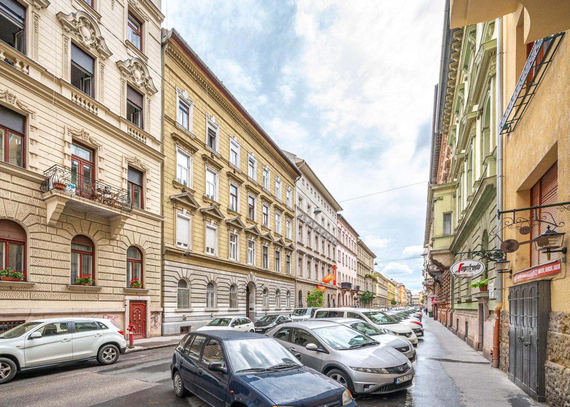 Eotvos 25 Apartment بودابست المظهر الخارجي الصورة